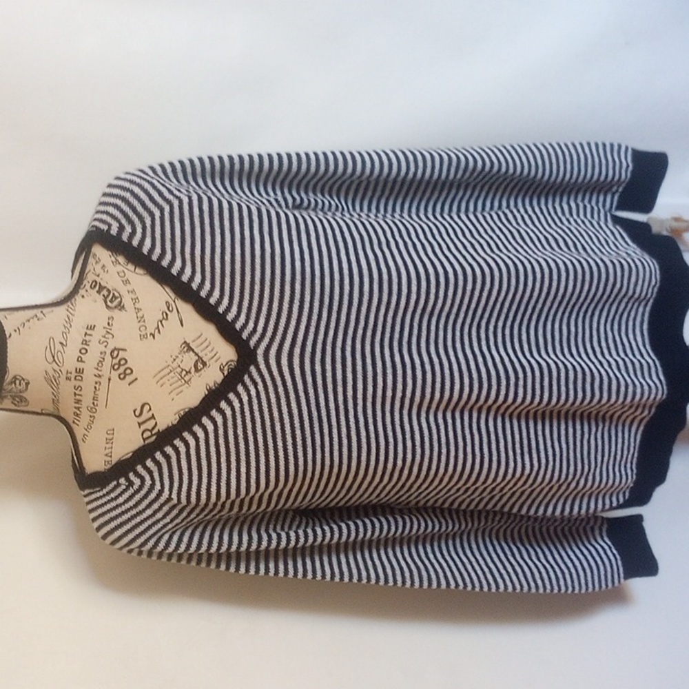 Loft Women's V- Neck Hortzontal Stripe Ramie Cotton Size Medium